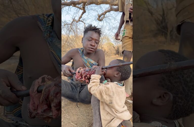 Dudukwee lunch with family #africa #food #hadzabetribe